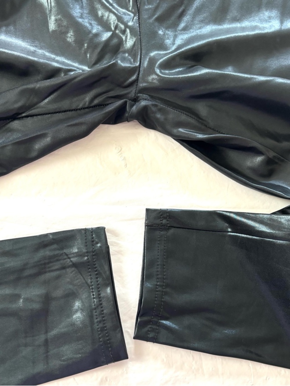 NWOT Hue Black shiny Coated Cigarette Vegan Leather High Waist Leggings SZ L - Picture 9 of 14
